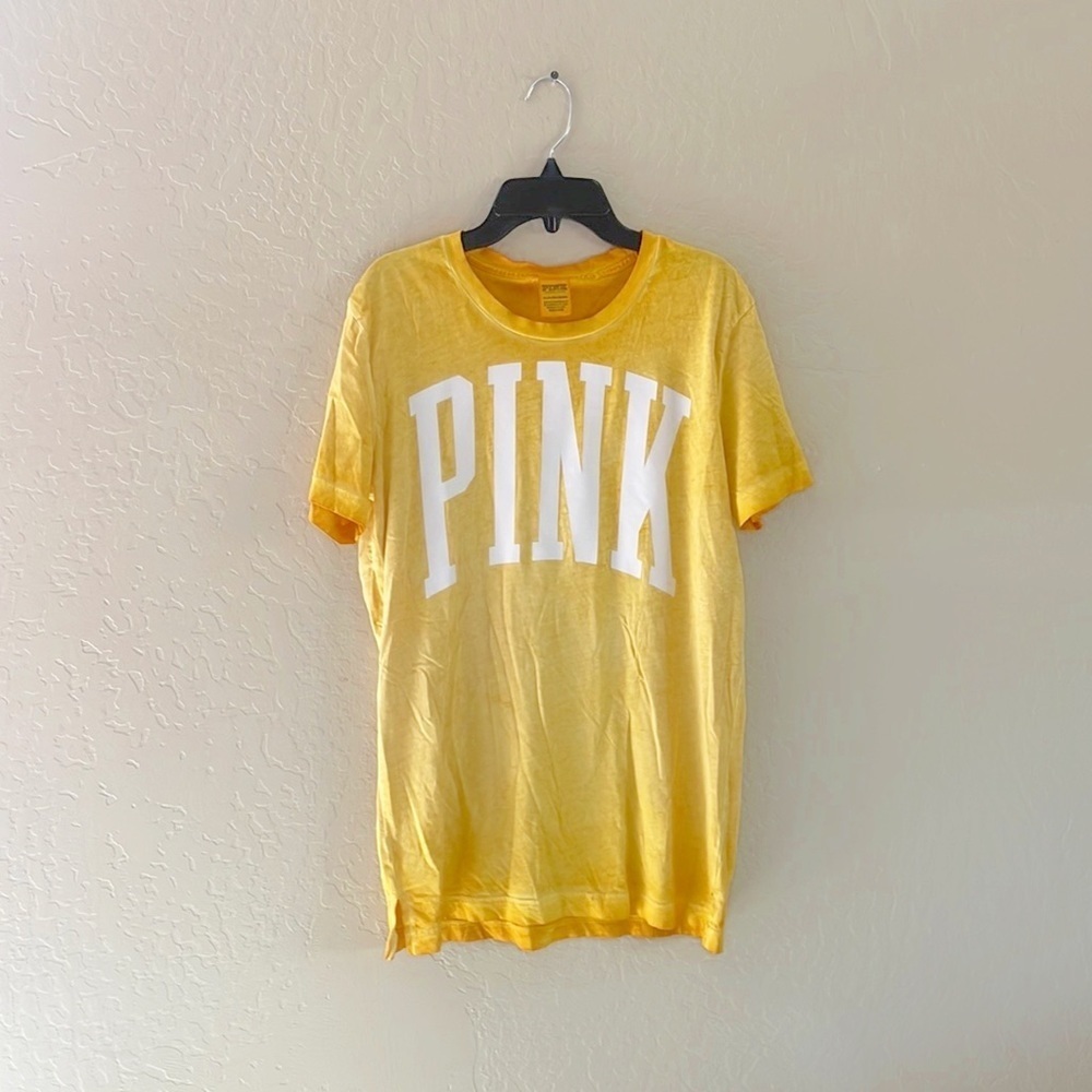 🌿Final Sale
PINK Victoria Secret Yellow Cozy Tee